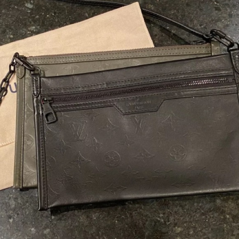 *FLASH SALE until 6/8/21*Louis Vuitton CA1189🦄 - Picture 2 of 16